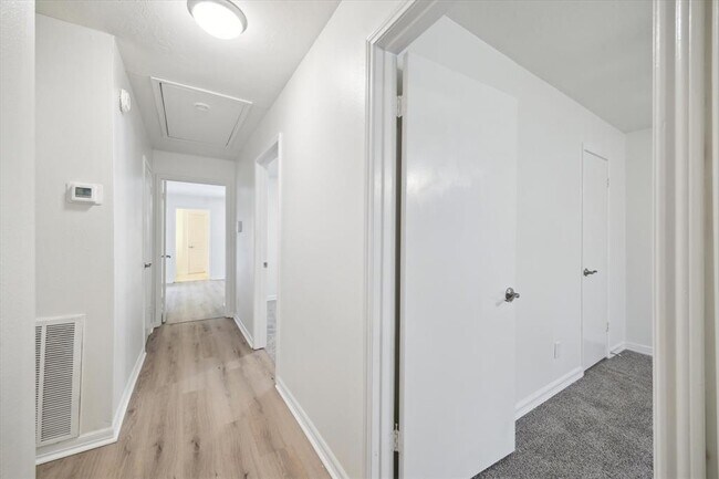 Building Photo - 25402 Lynbriar Ln