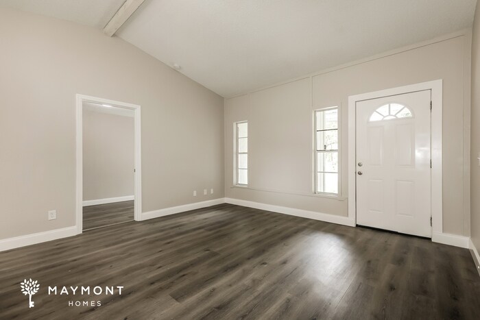 Building Photo - 1305 E Bay St