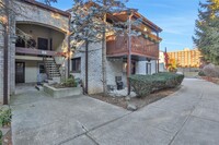 Building Photo - 10 Secora Rd
