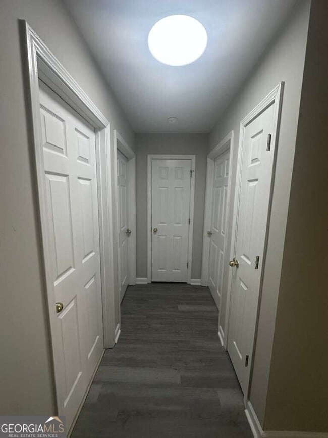 Building Photo - 400 Stonehaven Cir