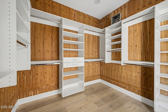 Building Photo - 3740 E Tonto Ct