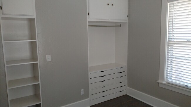 Building Photo - 15th