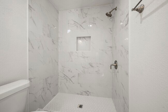 Building Photo - 914 Grand Oaks Dr