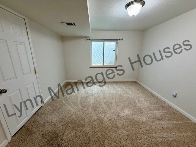 Building Photo - Single Family Home - Ready Now!