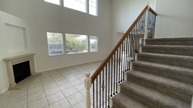 Building Photo - Mountain House Home Spacious 4 Bedroom, 3....