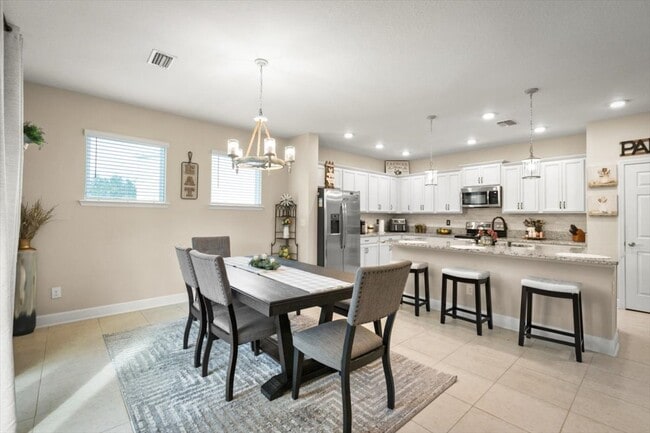 Building Photo - 5624 Lily Hill Ct