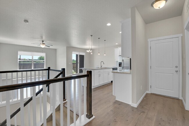 Building Photo - $3,095.00 - 4 Bedrooms, 2 Bathroom, Single...