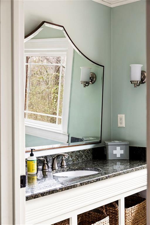 Building Photo - 2270 Emerald Dr