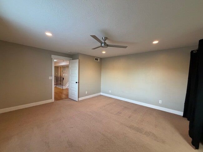 Building Photo - SPACIOUS PROPERTY DOWNTOWN FOR RENT!