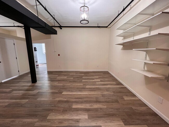 Building Photo - 30 Cross St