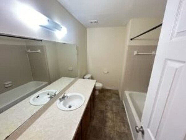 Building Photo - 125 Manorwood Ct