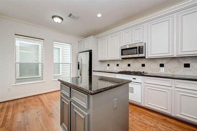 Building Photo - 1425 Oneil St