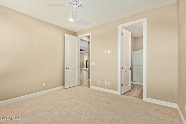 Building Photo - 4322 S Gardenia Dr