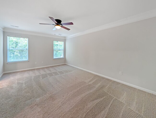 Building Photo - Spacious 3 Bed / 2.5 Bath Townhouse with Loft & 1-Car Garage