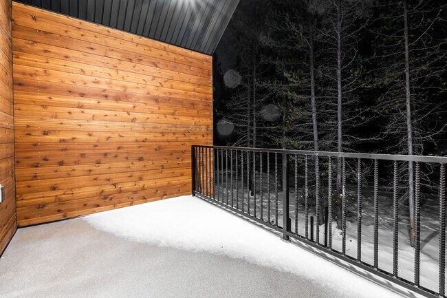 Building Photo - Beautiful Custom Townhome for Rent in Island Park- NAME YOUR LEASE TERMS