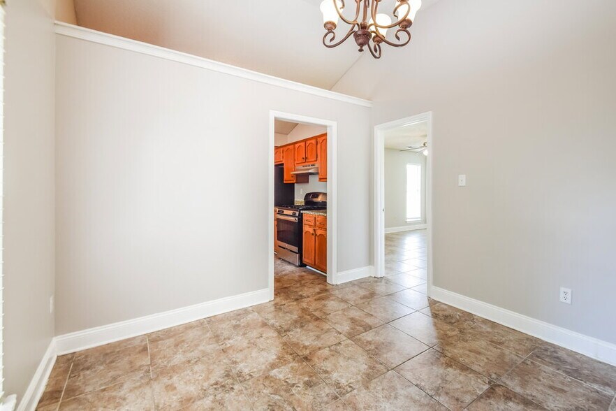 Building Photo - 7711 Iris Cove