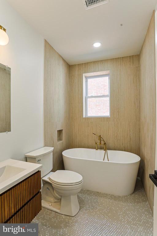 Building Photo - 7415 Sprague St