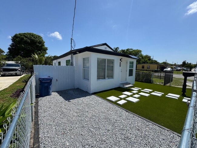 Building Photo - 1794 NW 74th Ter