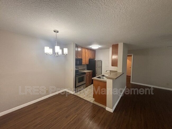 Building Photo - 5992 Westgate Dr