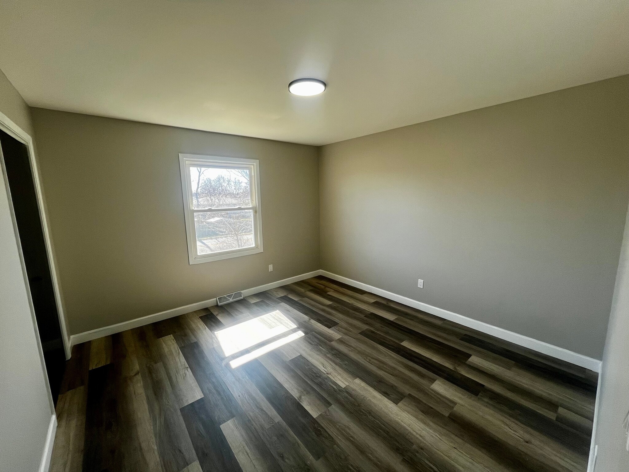 Building Photo - 9652 Johnson St