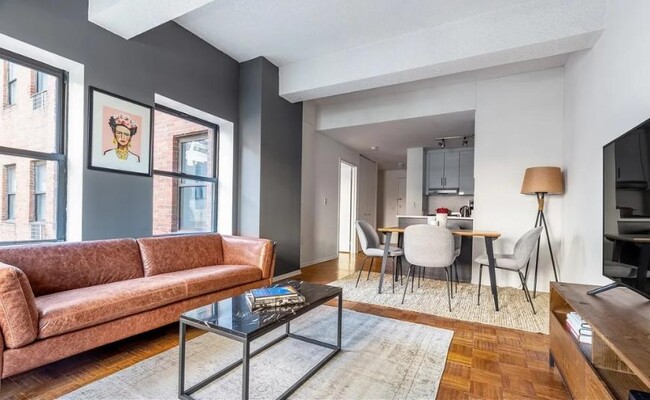 Building Photo - 3 bedroom in New York NY 10001