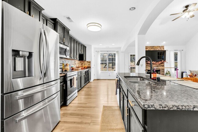 Building Photo - 1838 Patricia Dr