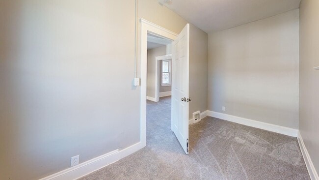 Building Photo - Clark / Fulton Area - Single Family Home - 2 Bedroom Apartment