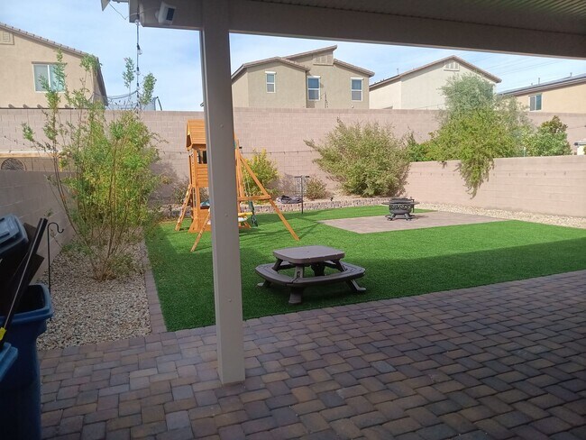 Building Photo - NEWER BUILD 4BD/2.5BA HOME NEAR ALIANTE!