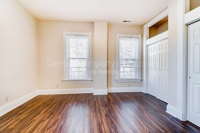 Building Photo - 2114 Kemper Ln