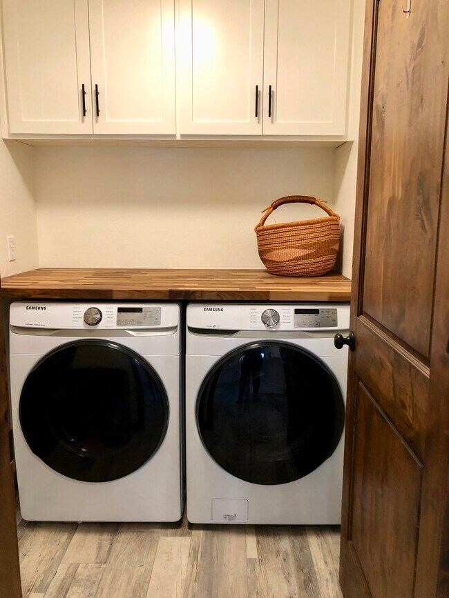 Building Photo - 1519 T St