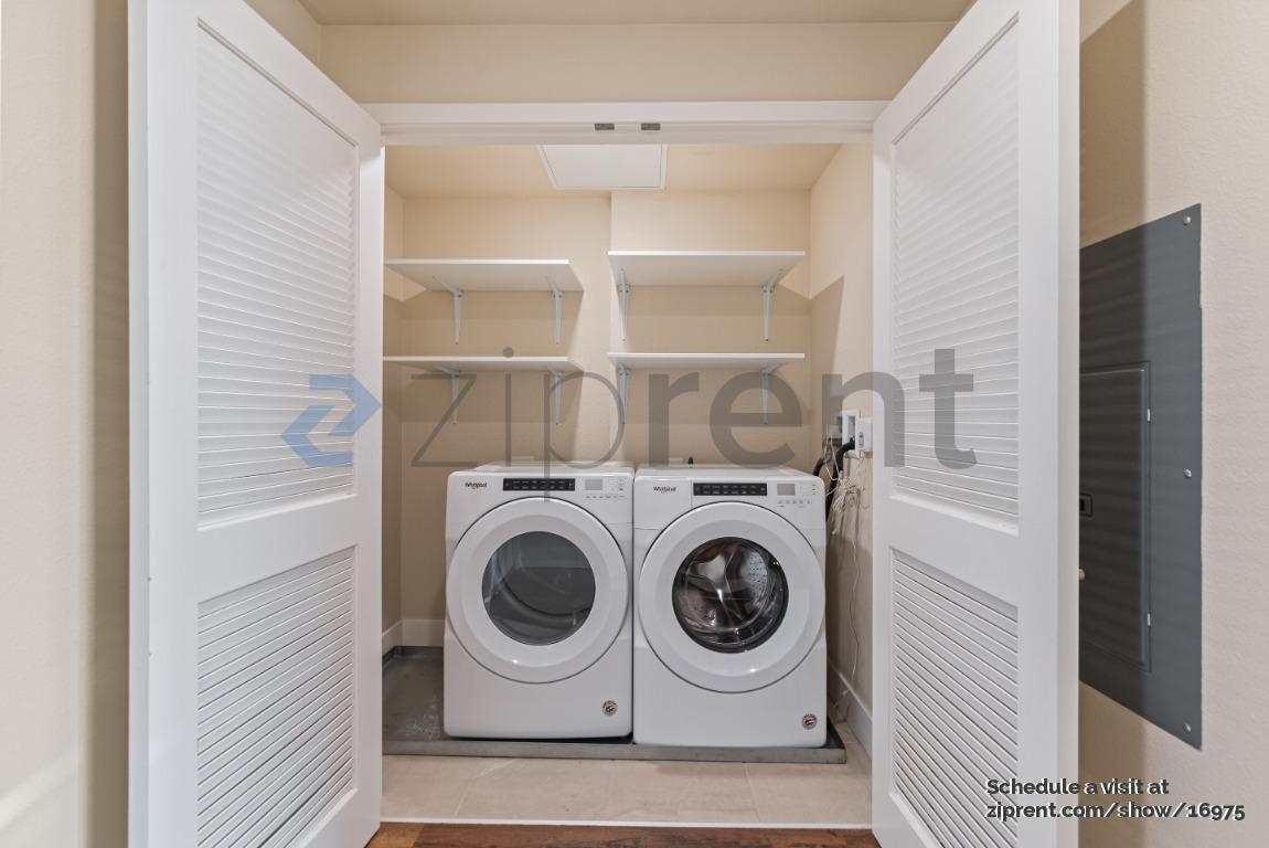 Building Photo - 1048 Monroe St