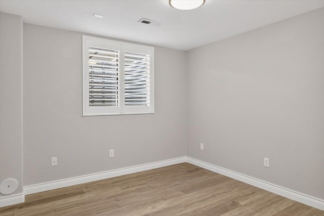 Building Photo - Stunning 5-BD 4-BA Outlook Home with Flatirons Views & Finished Basement