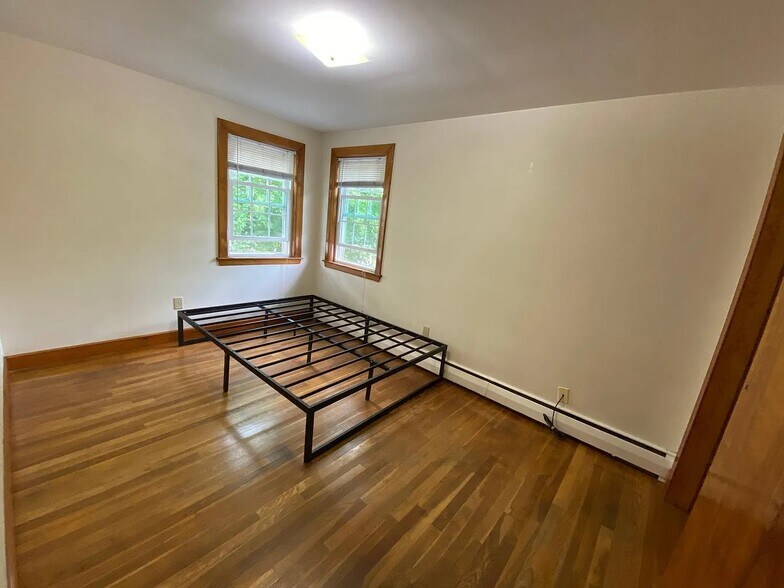 Building Photo - 247 South St