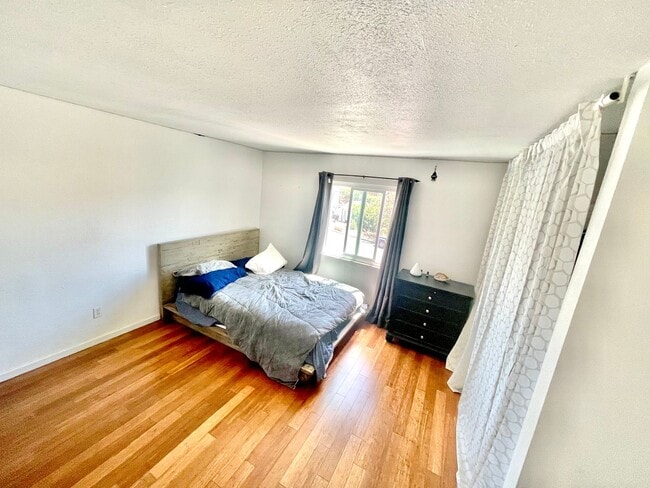Building Photo - Fully remodeled house in Spring Valley on ...