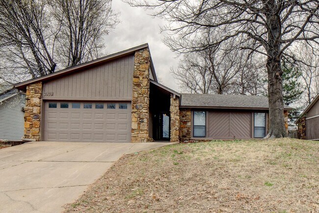 Building Photo - 3 Bed | 2 Bath | Tulsa | 1,511 SQFT
