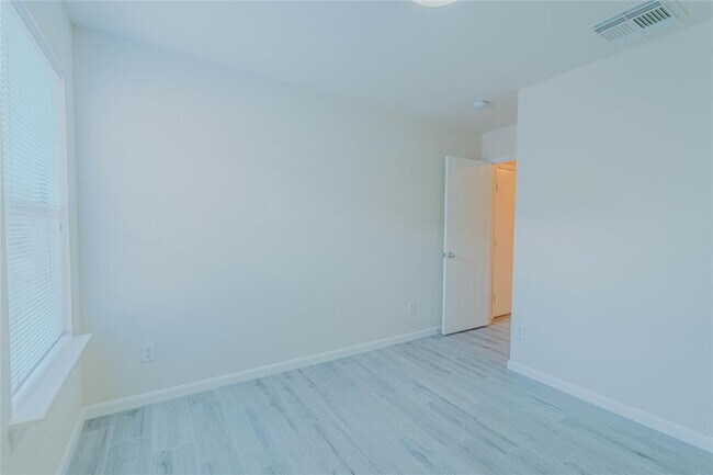 Building Photo - 21210 Pinewalk Brook Ln
