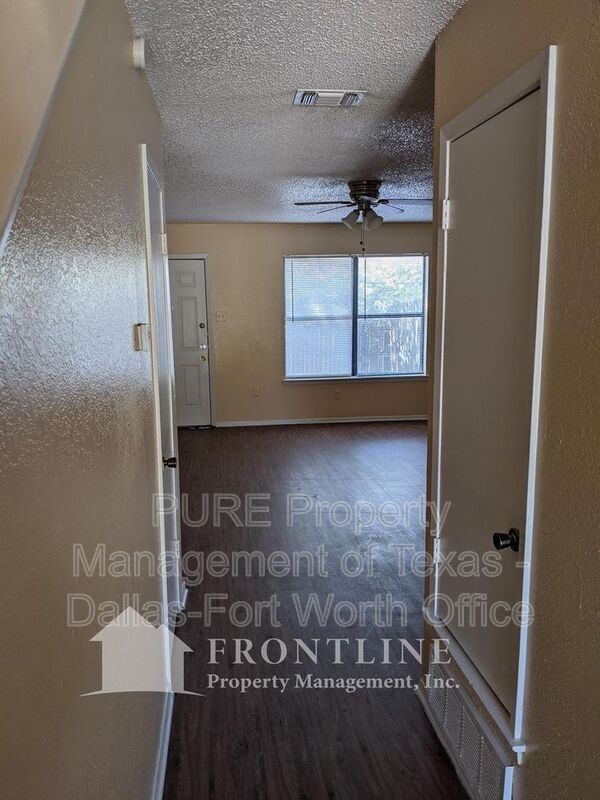 Building Photo - 938 Southmoor Dr