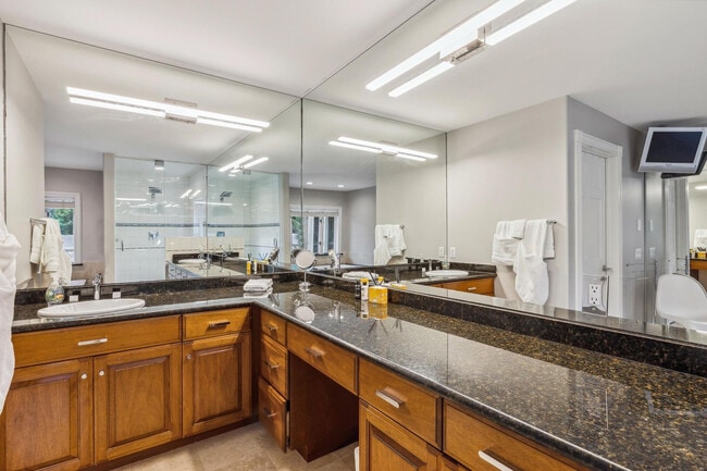 Building Photo - 3301 NE 16th St