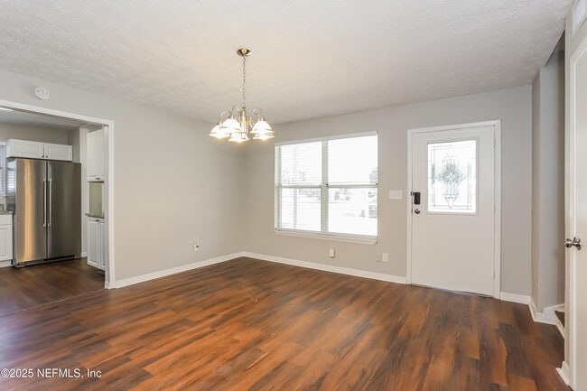 Building Photo - 5029 Fredericksburg Ave