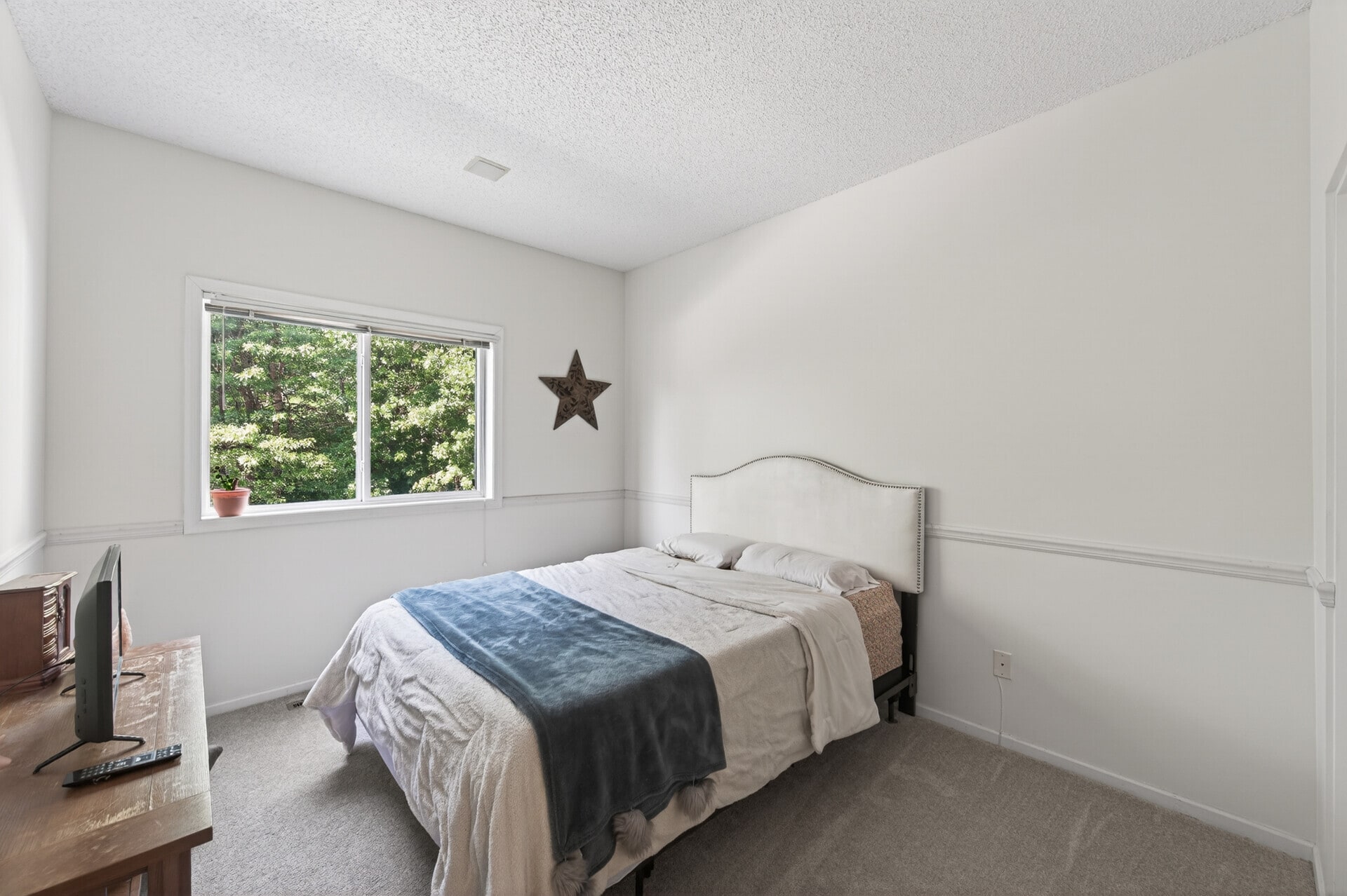 Building Photo - 631 Woodduck Dr