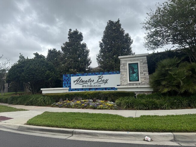 Building Photo - Home in WATERLEIGH Winter Garden!