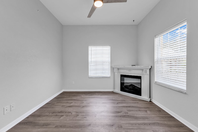 Building Photo - 1647 Red Oak Ln