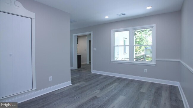 Building Photo - 2608 Holly Dr