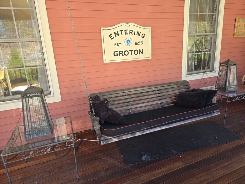 Building Photo - 246 Lowell Rd