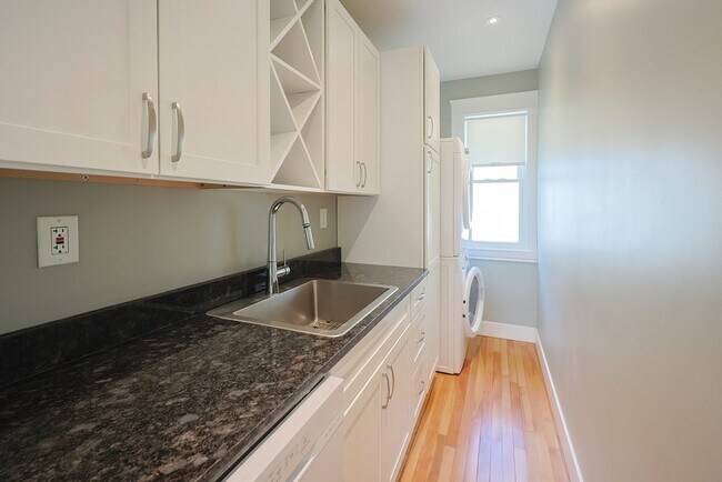 Building Photo - 19 Brantwood Rd