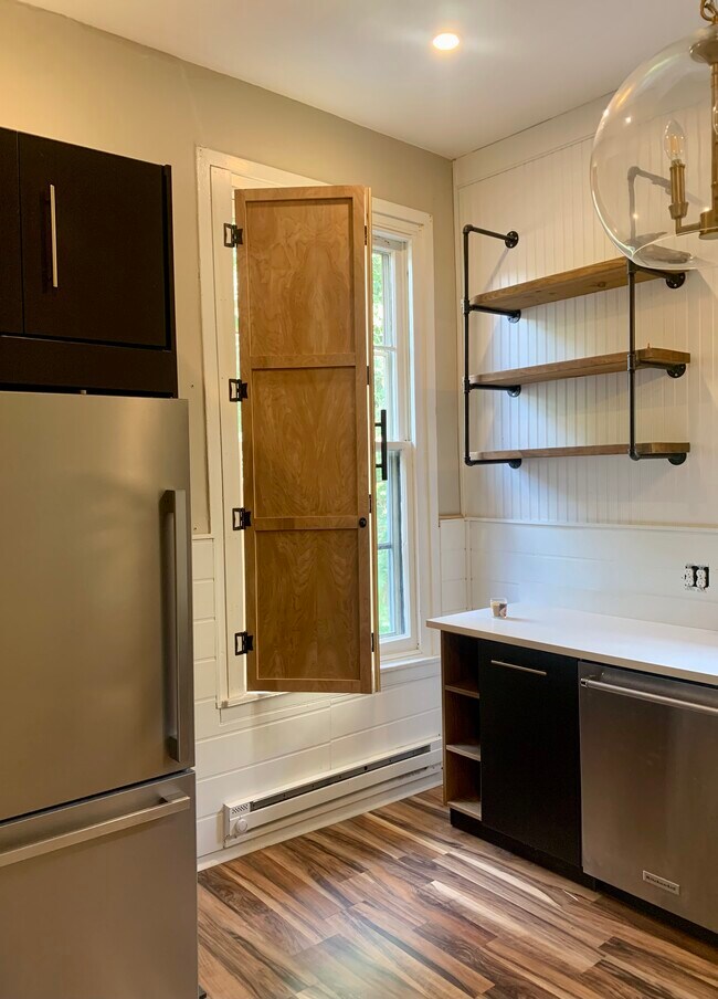 Building Photo - 1701 W Doe Run Rd