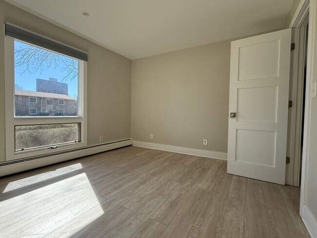 Building Photo - Updated One Bedroom in Cherboneau North | Quiet, Private Setting