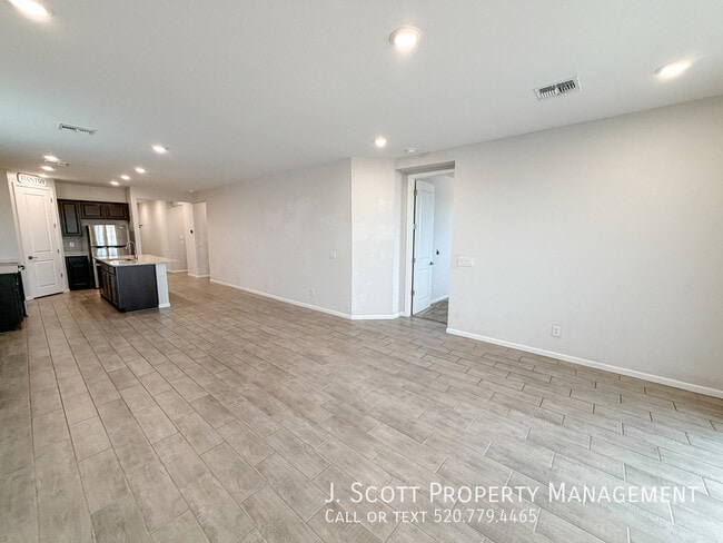 Building Photo - 18266 W Paraiso Dr