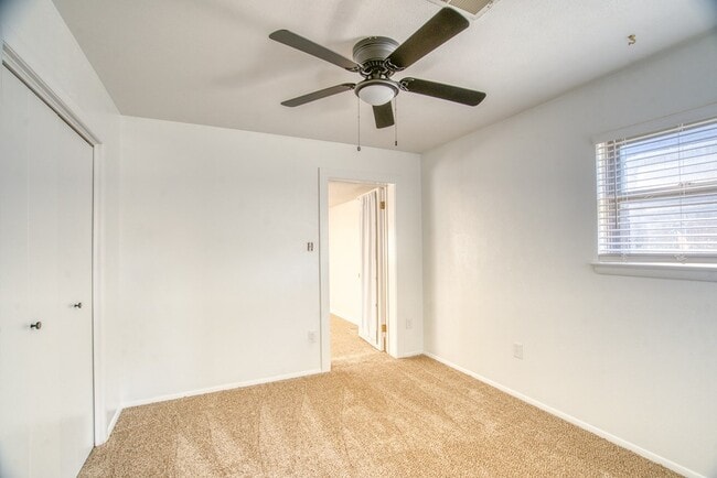 Building Photo - 2711 Cindy Ln