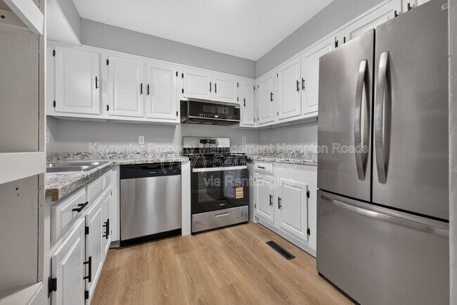 Building Photo - 4503 Leeward Dr